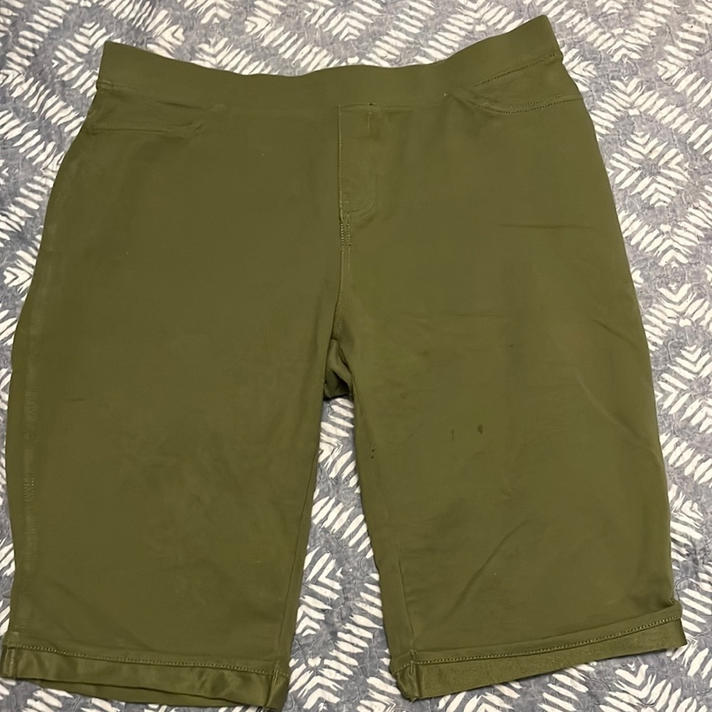 Green shorts with turned up bottoms